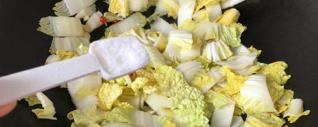 白菜幫子的做法 白菜幫子怎麼做好吃