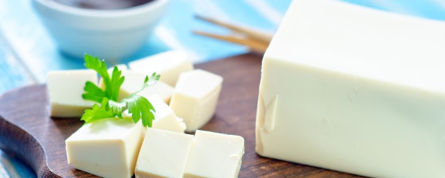 自制內酯豆腐的方法 教你自制內脂豆腐