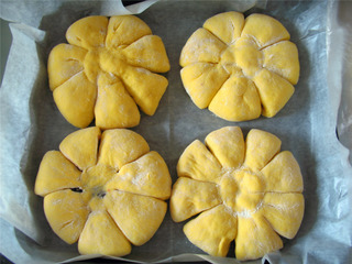 南瓜花朵面包