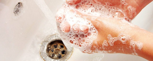 香皂洗手的危害 長期頻繁使用對皮膚有害