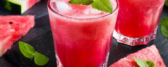 西瓜汁冰沙做法 冰爽消暑的夏日飲品