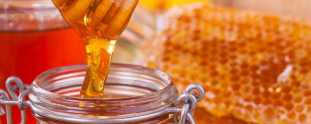女人晚上喝蜂蜜水好嗎 關於蜂蜜的簡介