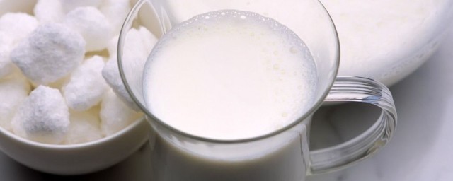 糖尿病睡前喝牛奶好嗎 喝牛奶有這些好處