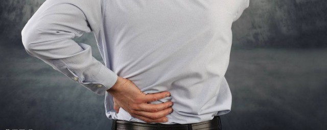 右後背疼痛預示什麼病 有時候不註意的小病會變成大病