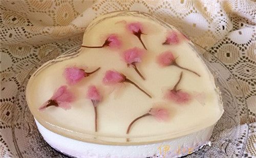 櫻花酸奶慕斯蛋糕