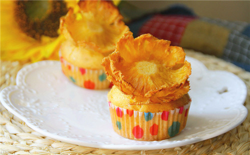 菠蘿花cupcake