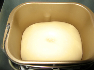 椰蓉花形小餐包