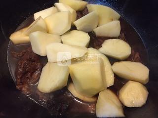 牛肉燉土豆