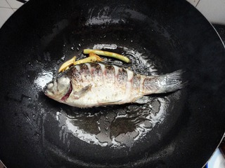 鯽魚豆腐湯