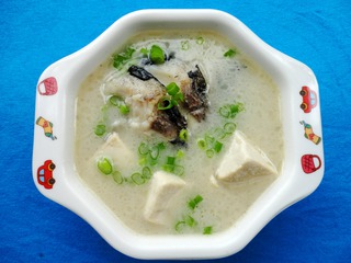 鯽魚豆腐湯