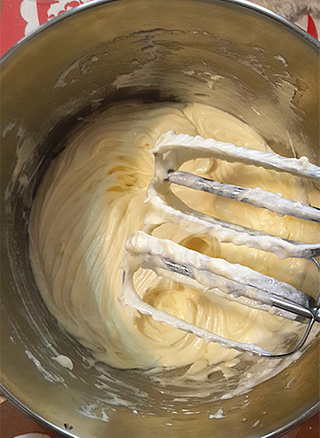 奶油霜裱花紙杯蛋糕
