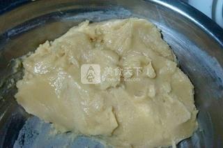 廣式椰蓉蛋黃月餅