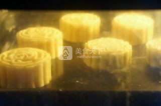 廣式椰蓉蛋黃月餅