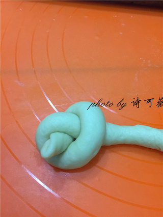 小花朵豆沙面包