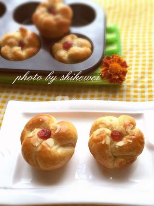 小花朵豆沙面包