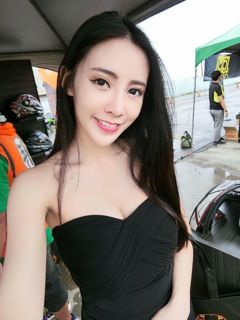 Miss Mo 毛冠儀 Momo Mao