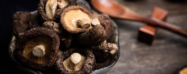 香菇根能吃嗎 香菇的根怎麼吃