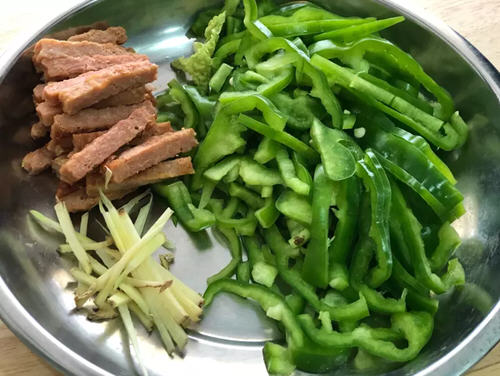 青椒炒新餐肉OmniPork