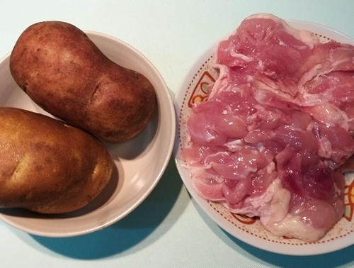 馬鈴薯燉雞肉蓋飯