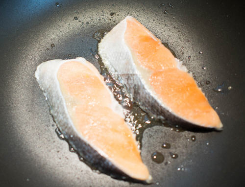 紅味噌香煎鮭魚