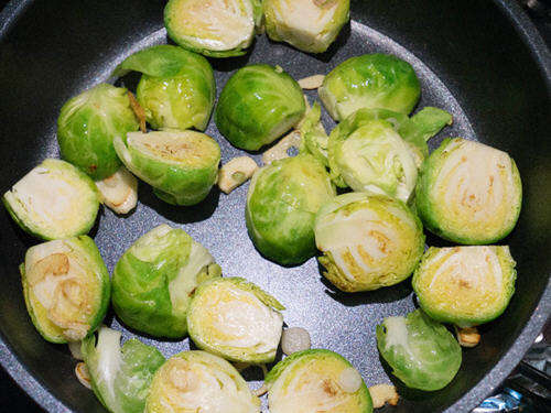 蜂蜜芥末炒抱子甘藍