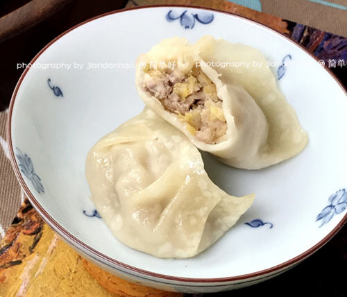 東北燙面酸菜蒸餃