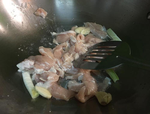 雞胸肉炒茭白筍絲