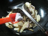 榨菜絲五花肉炒鞭筍