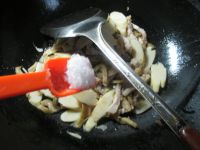 榨菜絲五花肉炒鞭筍