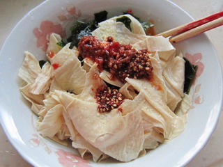 涼拌螺旋藻豆腐皮