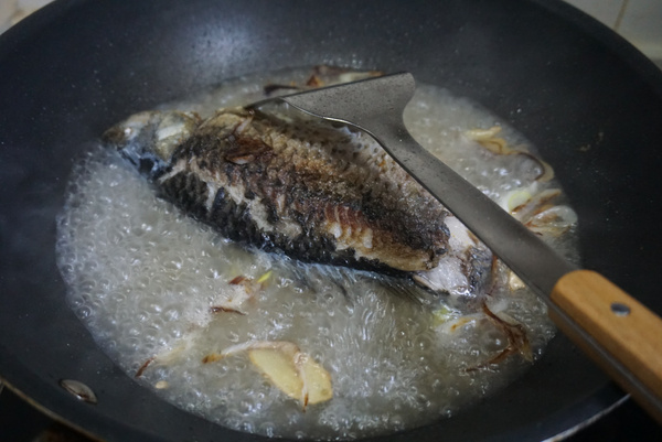 鯽魚蘿卜湯