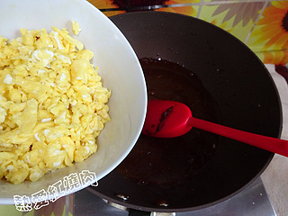 雞蛋炸醬菠菜面
