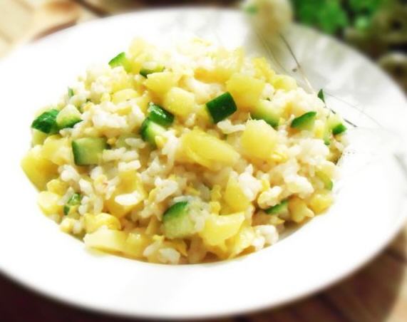 菠蘿黃瓜炒飯