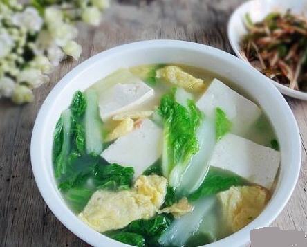 白菜豆腐雞蛋湯