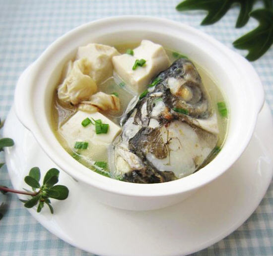 魚頭魚骨豆腐湯