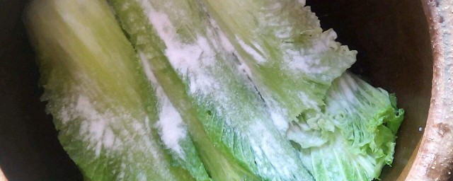 冷水醃酸菜50斤放幾袋鹽 醃酸菜放鹽比例是多少