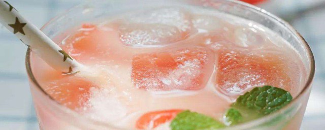 朗姆酒冰沙的做法 水果朗姆冰沙傢常做法