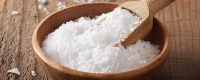 一天一人吃多少鹽 看看營養學傢的建議