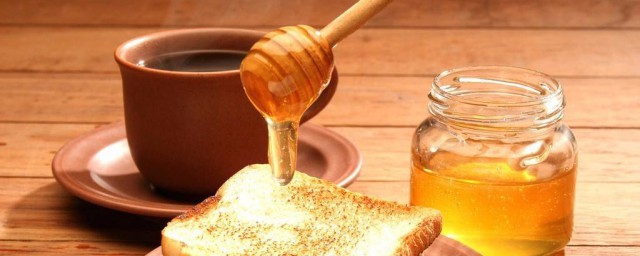 生薑紅糖蜂蜜水的功效 起到很好的暖胃養顏功效