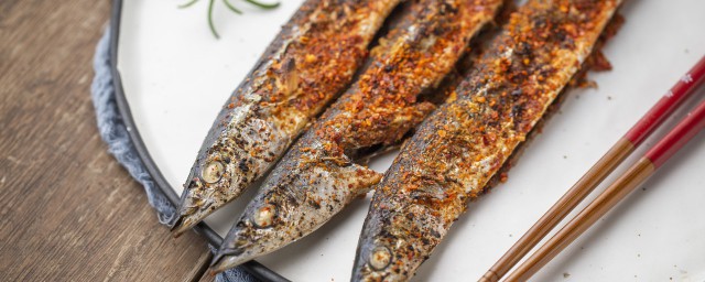 秋刀魚怎麼煎 煎秋刀魚的做法