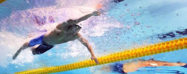 自由泳手腿怎麼配合 自由泳手腳配合的練習方式