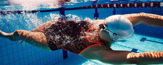 自由遊泳換氣技巧 自由泳如何換氣