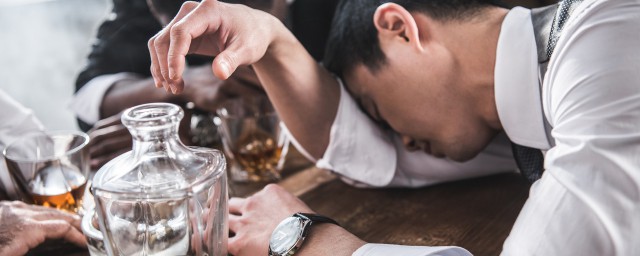 為什麼喝酒後性情大變 為什麼喝酒後人的性情會大變