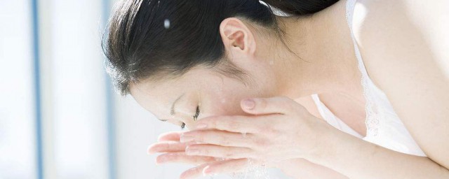 洗臉時加點白醋有什麼效果 美容小方法