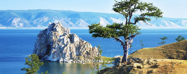 貝加爾湖離新疆多遠 貝加爾湖簡介