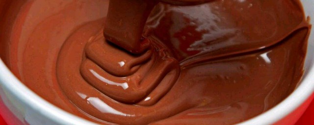 巧克力淋面醬的做法 超簡易可行的巧克力淋面