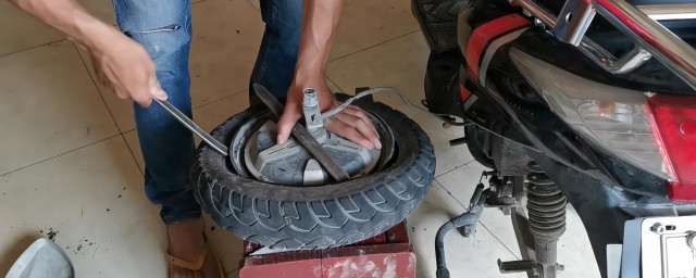 摩托車真空胎怎麼換 摩托車真空胎怎樣更換新胎