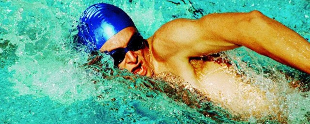 自由泳轉髖發力技巧 如何提高自由泳技巧