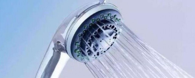 洗澡時可以一起洗頭嗎 告訴你應該先洗頭還是先洗澡