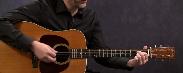 吉他撥片的使用方法 吉他怎麼撥片